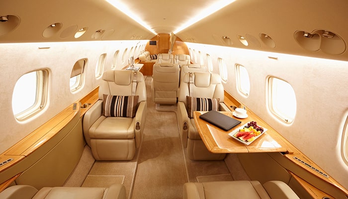 How much does it cost to buy a private jet ticket?